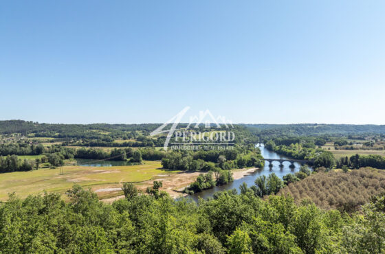 Maison de plain-pied avec vue dégagée sur la Dordogne – En bout d’impasse