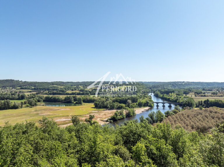 Maison de plain-pied avec vue dégagée sur la Dordogne – En bout d’impasse
