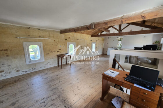 Appartement 4 chambres – 112 m² – Terrasse – En plein cœur de LalindeSitué au 2ᵉ et dernier étage